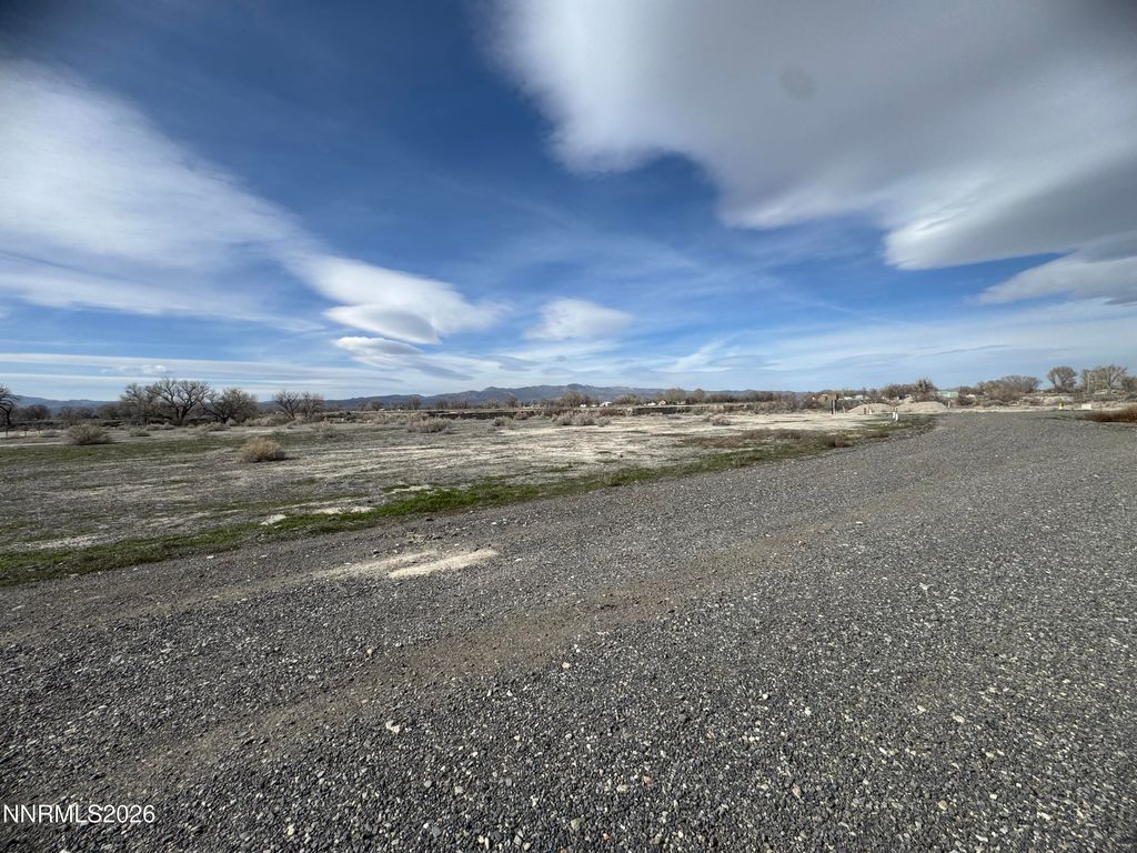 Image 6 of property listing at 88 River Banks Court, Lovelock, NV 89419
