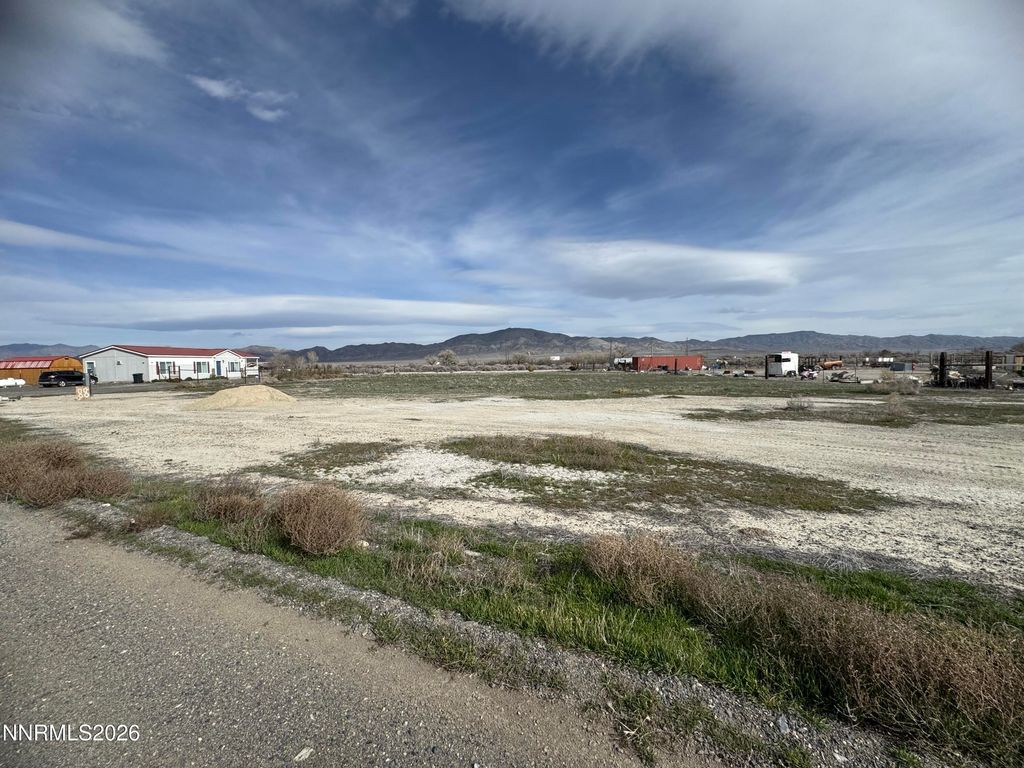 Image 7 of property listing at 88 River Banks Court, Lovelock, NV 89419