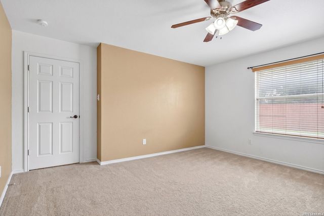 8948 SCARLET CRK, Universal City, TX 78148