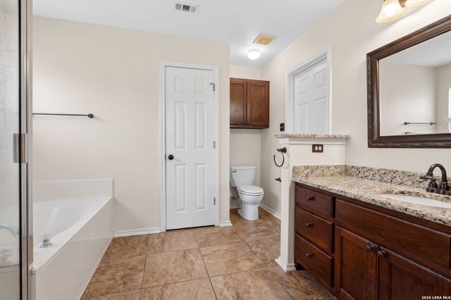 8948 SCARLET CRK, Universal City, TX 78148