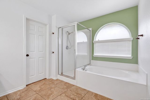 8948 SCARLET CRK, Universal City, TX 78148