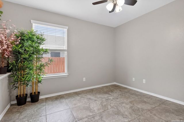 8948 SCARLET CRK, Universal City, TX 78148