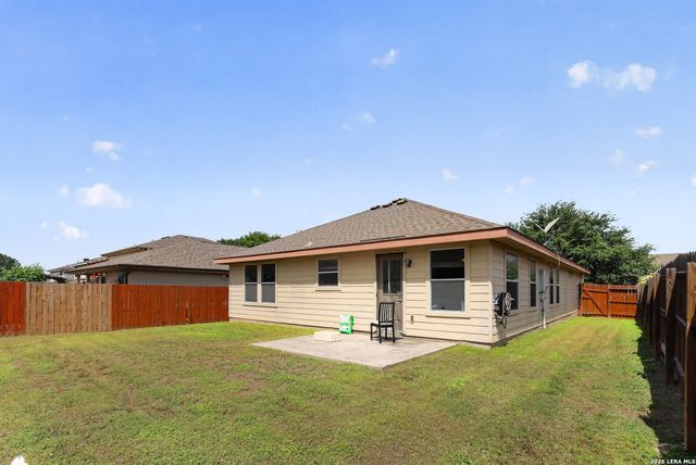 8948 SCARLET CRK, Universal City, TX 78148