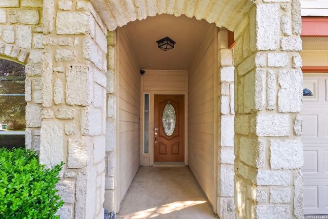 8948 SCARLET CRK, Universal City, TX 78148