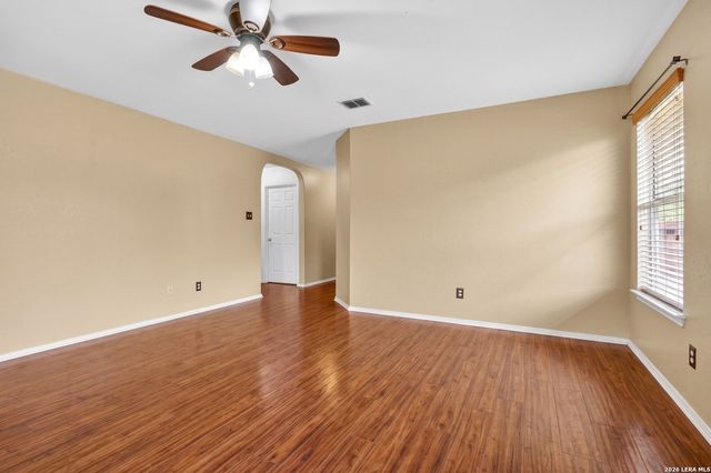 8948 SCARLET CRK, Universal City, TX 78148