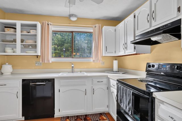 64 Highwood Dr 64, Franklin, MA 02038