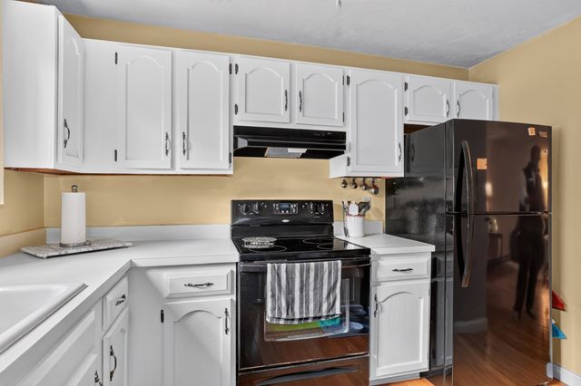 64 Highwood Dr 64, Franklin, MA 02038