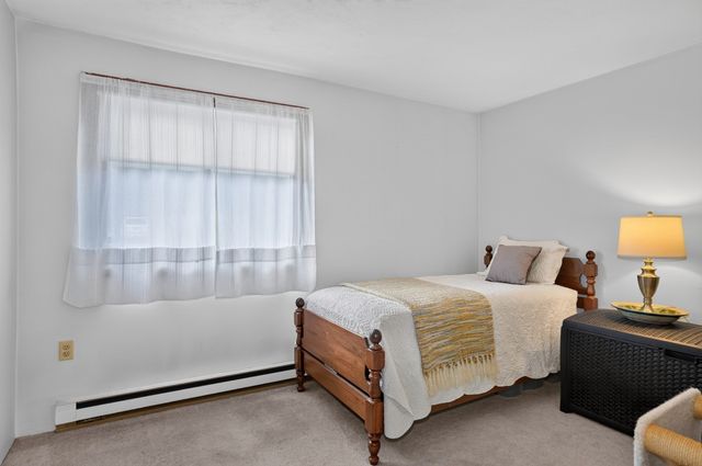 64 Highwood Dr 64, Franklin, MA 02038