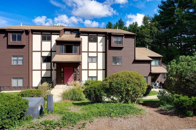 64 Highwood Dr 64, Franklin, MA 02038