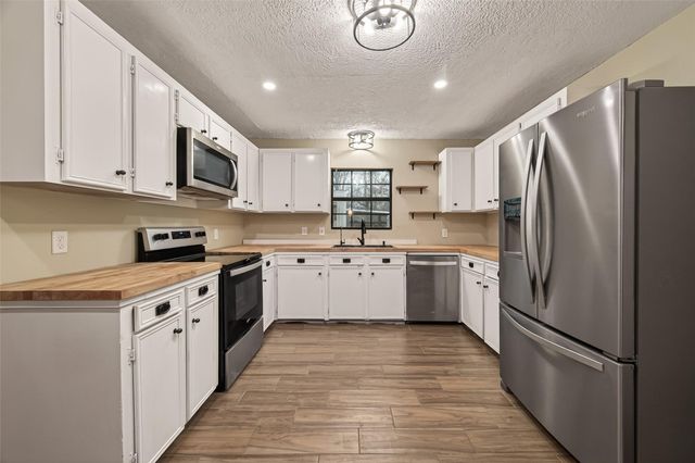 588 County Road 2307, Cleveland, TX 77327