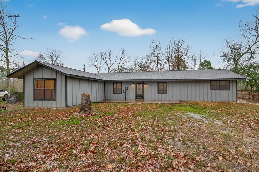 588 County Road 2307, Cleveland, TX 77327