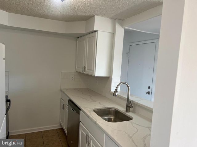 1707 ASPEN DR, Plainsboro, NJ 08536