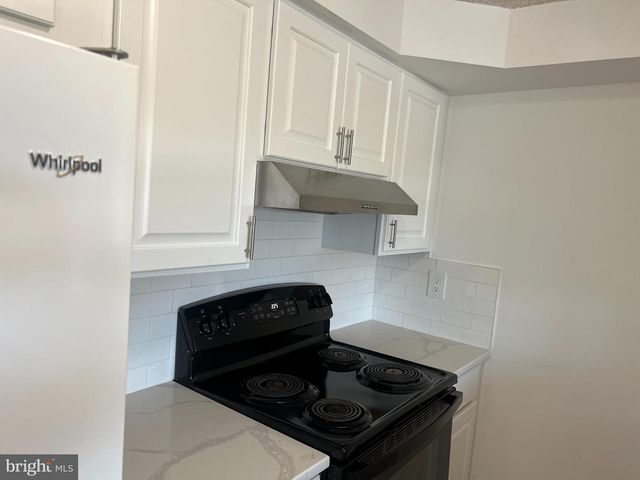 1707 ASPEN DR, Plainsboro, NJ 08536