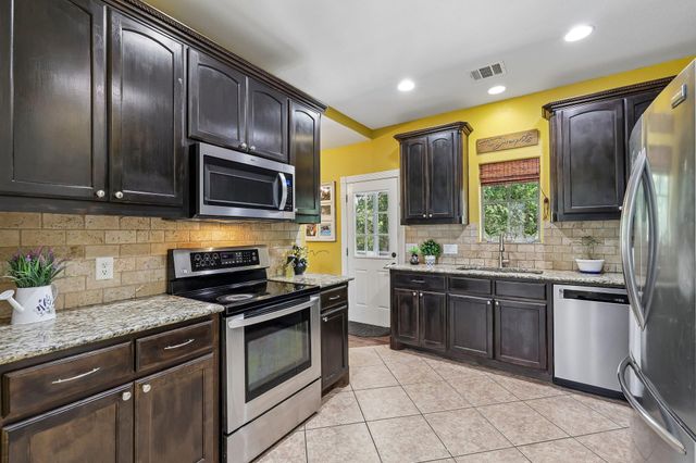 126 King ST, Bastrop, TX 78602