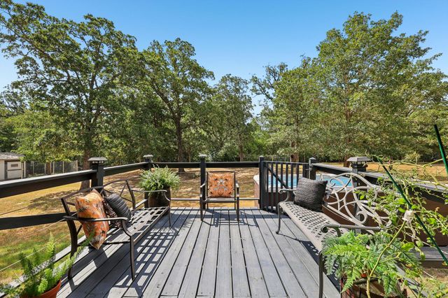 126 King ST, Bastrop, TX 78602