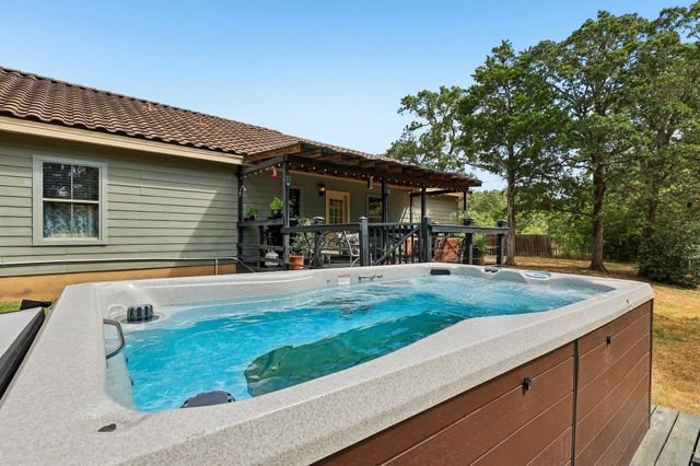 126 King ST, Bastrop, TX 78602
