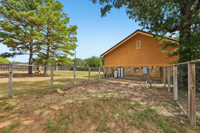 126 King ST, Bastrop, TX 78602