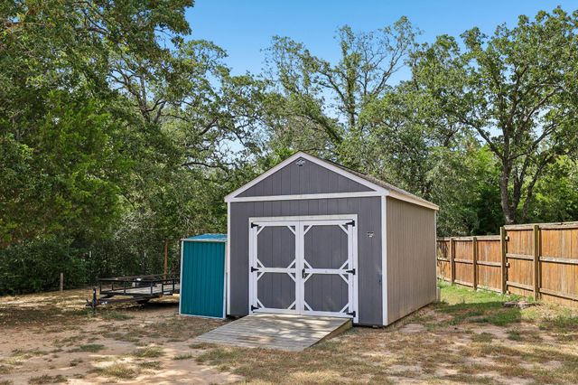 126 King ST, Bastrop, TX 78602