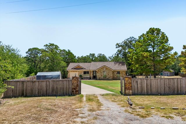 126 King ST, Bastrop, TX 78602