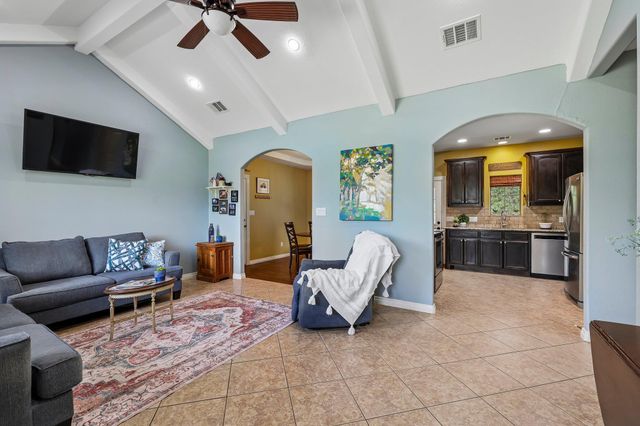 126 King ST, Bastrop, TX 78602