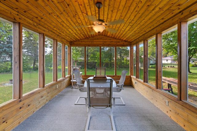 221 Crestwood Drive, North Mankato, MN 56003