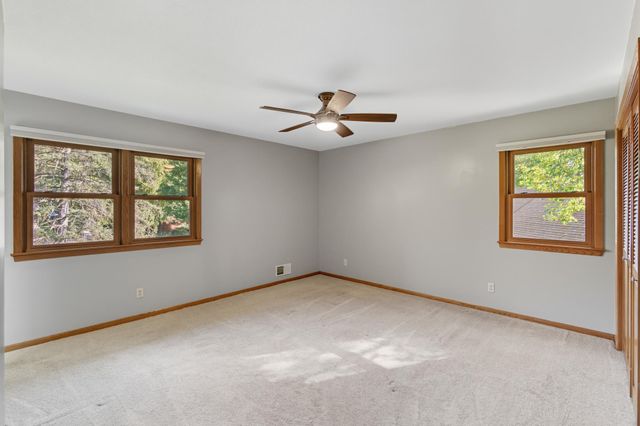 221 Crestwood Drive, North Mankato, MN 56003