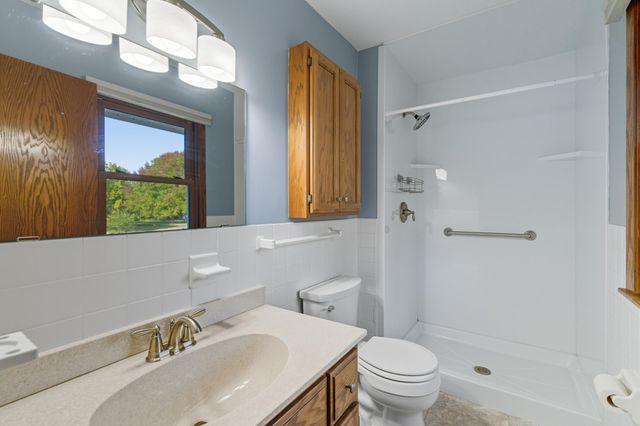 221 Crestwood Drive, North Mankato, MN 56003