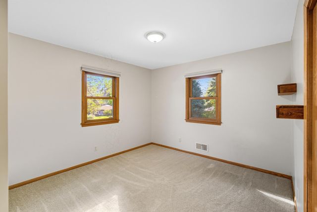 221 Crestwood Drive, North Mankato, MN 56003