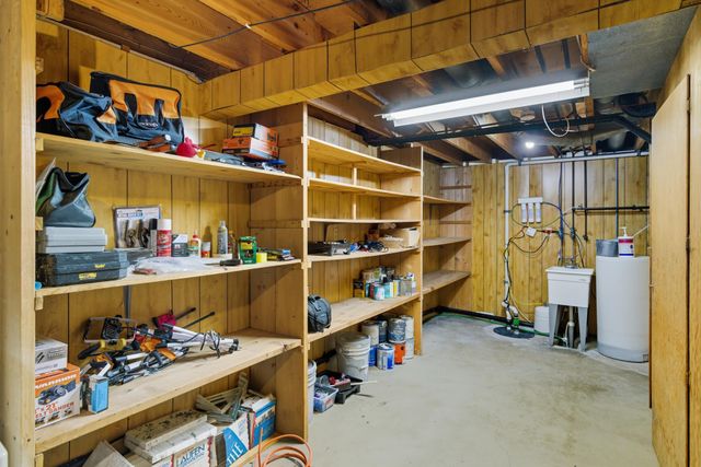 221 Crestwood Drive, North Mankato, MN 56003