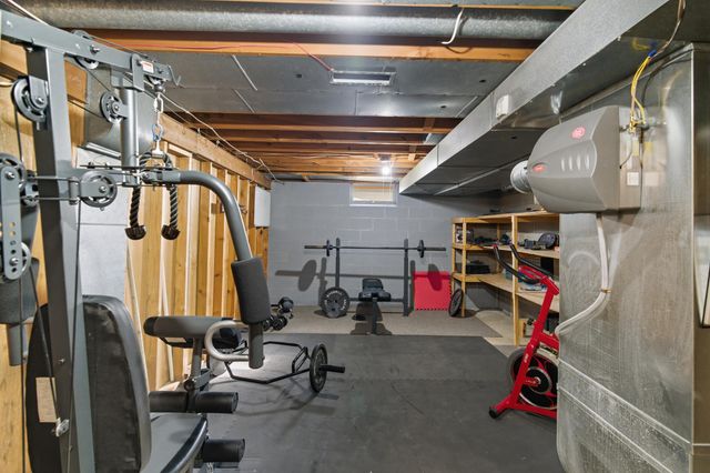 221 Crestwood Drive, North Mankato, MN 56003