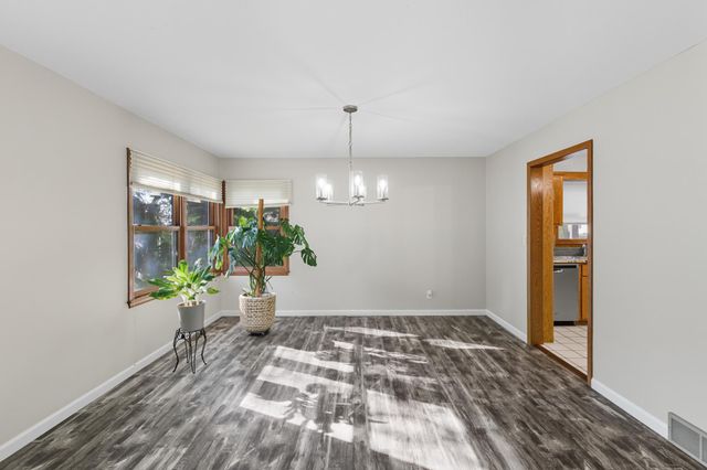 221 Crestwood Drive, North Mankato, MN 56003