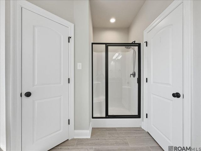 8880 Providence Dr, Denham Springs, LA 70726