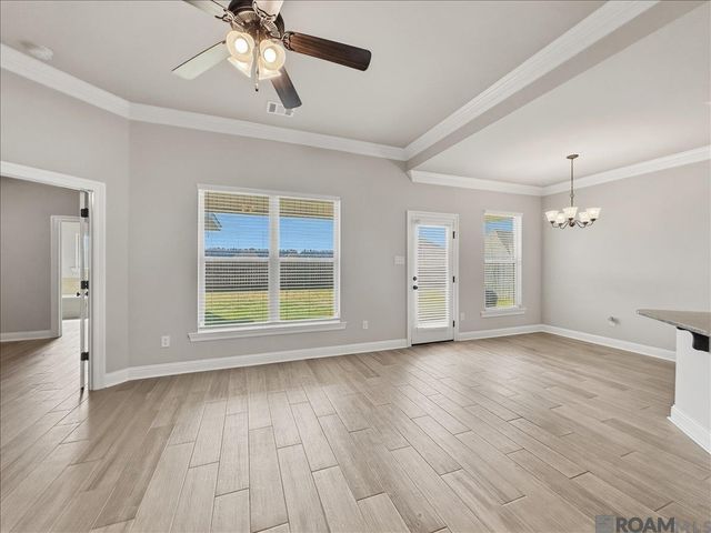 8880 Providence Dr, Denham Springs, LA 70726