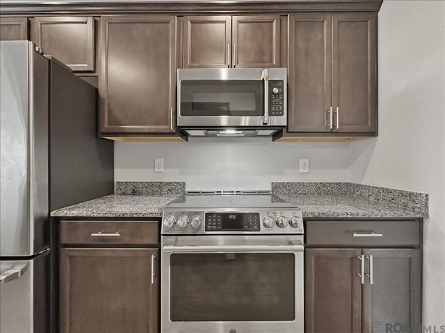 8880 Providence Dr, Denham Springs, LA 70726