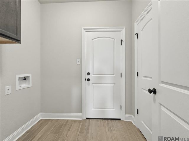 8880 Providence Dr, Denham Springs, LA 70726