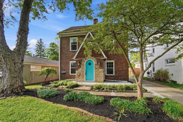 320 Claranna Avenue, Oakwood, OH 45419