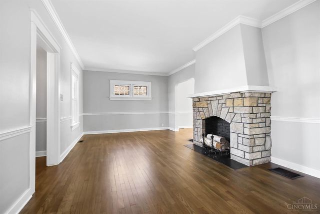 320 Claranna Avenue, Oakwood, OH 45419
