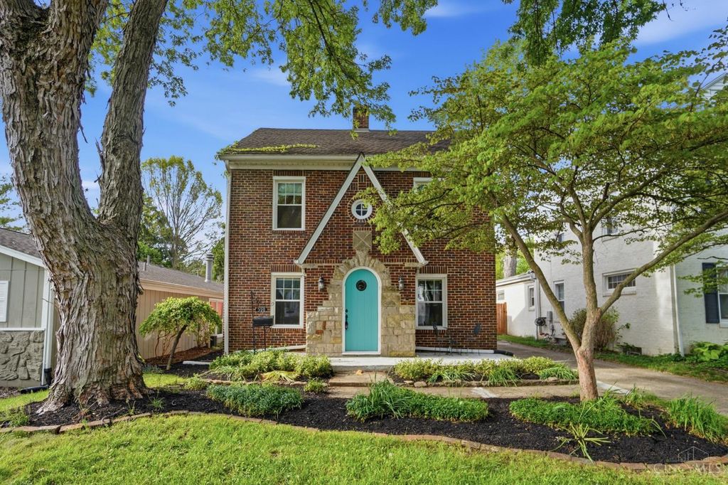 320 Claranna Avenue, Oakwood, OH 45419