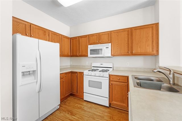 2195 Southampton Lane, Avon, OH 44011