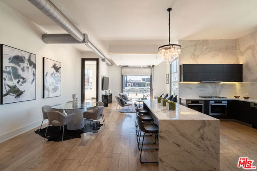 710 N Orlando Avenue 201, West Hollywood, CA 90069