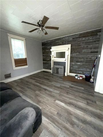 540 S 9th St, Connellsville, PA 15425