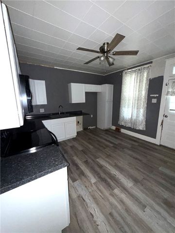 540 S 9th St, Connellsville, PA 15425