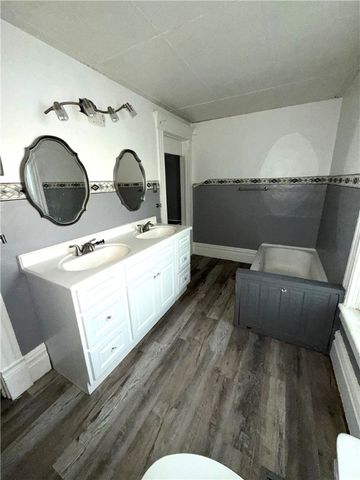 540 S 9th St, Connellsville, PA 15425