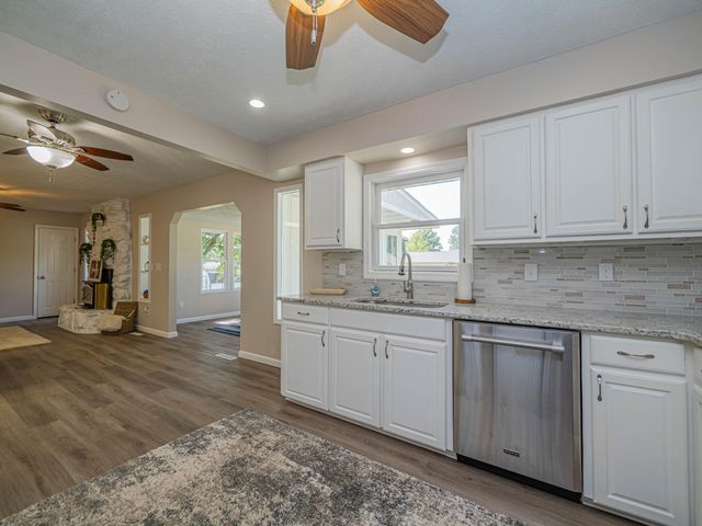 13165 N BRANCH ST, Hallsville, MO 65255