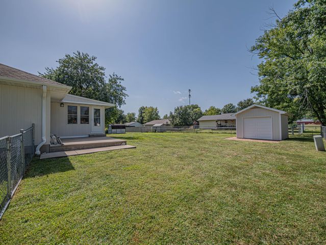 13165 N BRANCH ST, Hallsville, MO 65255