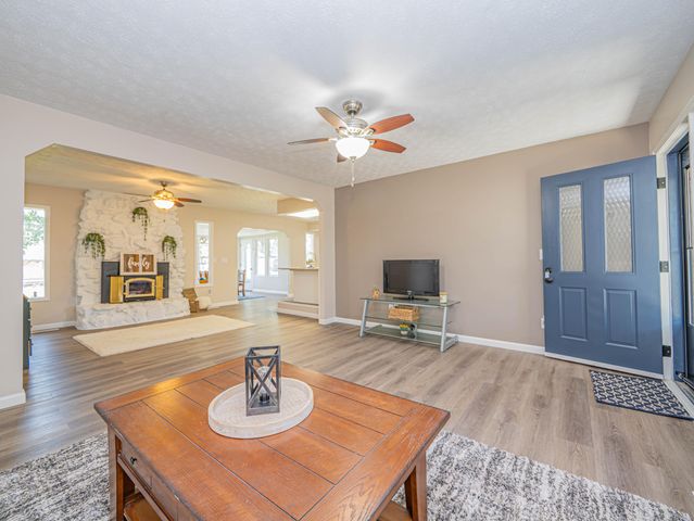 13165 N BRANCH ST, Hallsville, MO 65255