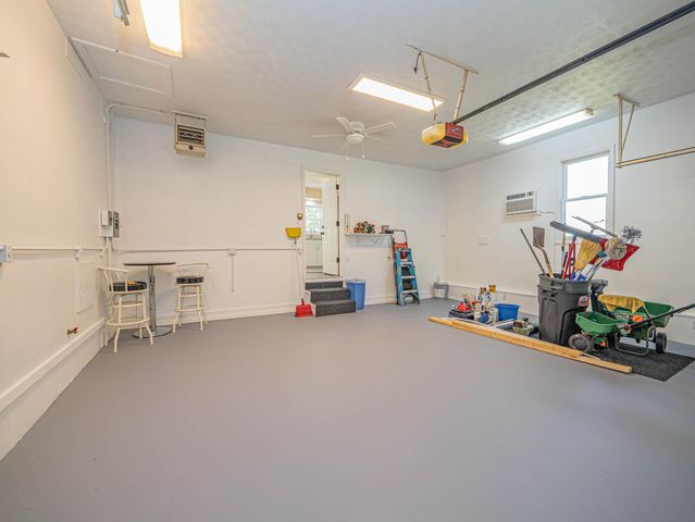 13165 N BRANCH ST, Hallsville, MO 65255