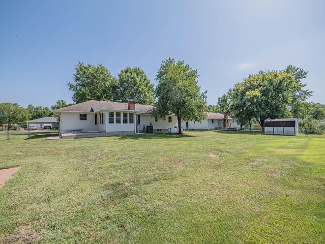 13165 N BRANCH ST, Hallsville, MO 65255