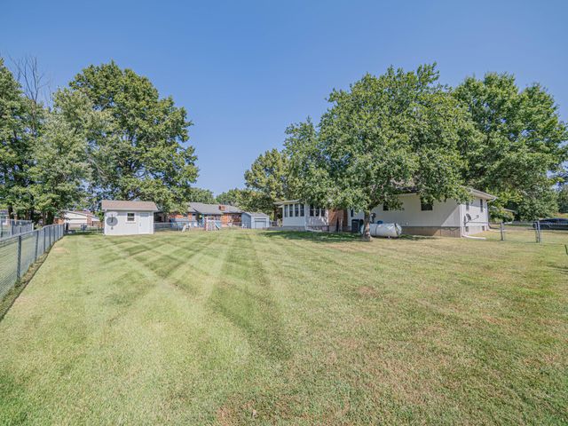 13165 N BRANCH ST, Hallsville, MO 65255