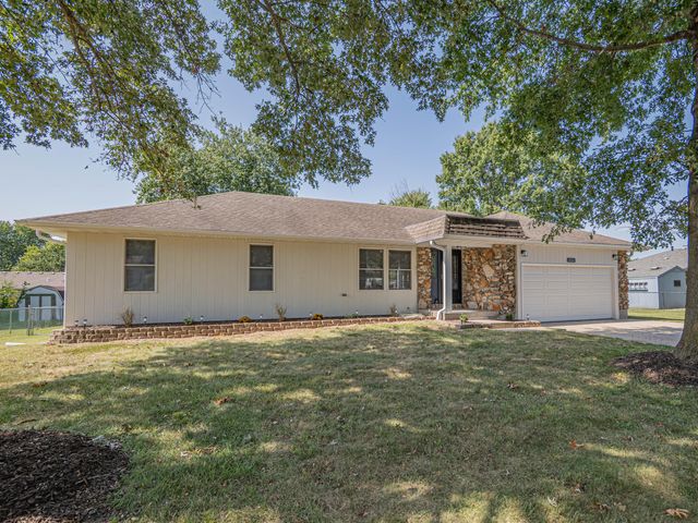 13165 N BRANCH ST, Hallsville, MO 65255